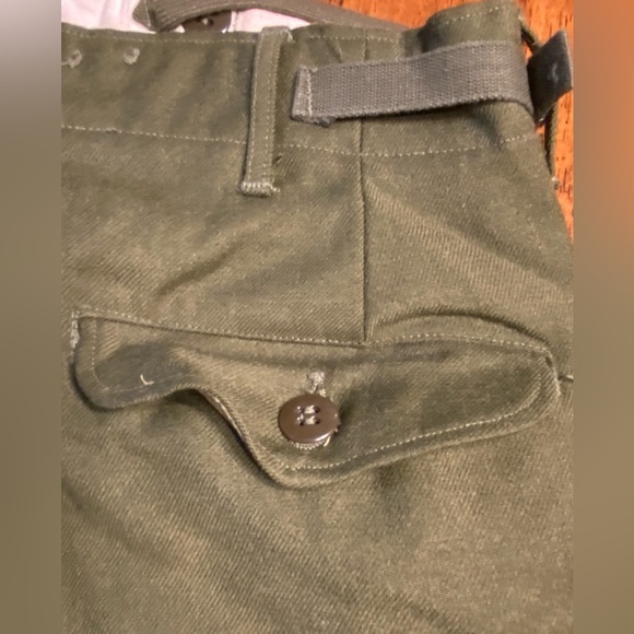Military style 100% wool pants.  Size long/medium. Adjustable‎ waist - Picture 7 of 11